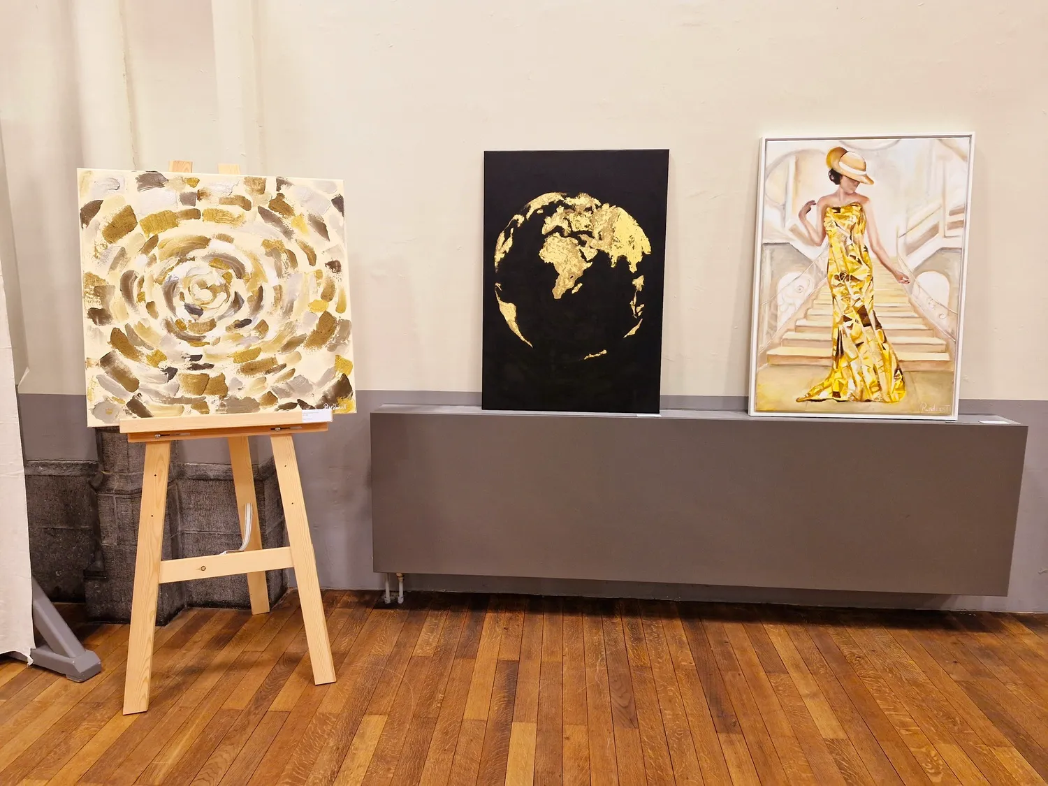 Gouden kunstwerken op de tentoonstelling
